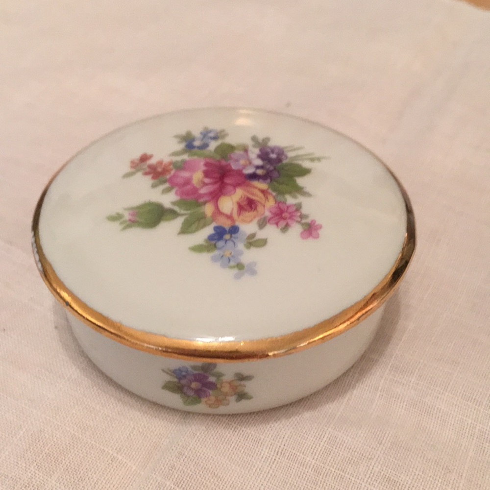 Limoges porcelain trinket box
